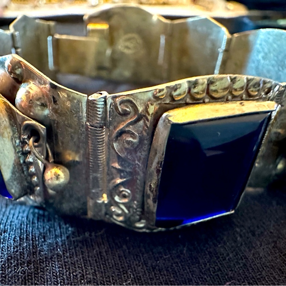 💙💙GORGEOUS!!💙💙Mexican diety blue glass tone mask panel bracelet. Marked 925.